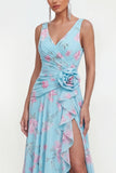 Robe fleurie en chiffon bleu fêlée sur le côté avec fleur 3D