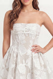 Corset blanc appliqué sans bustier A Line Mini robe