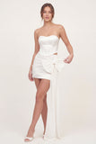Mini robe corset bodycon blanche sans bretelles avec nœud