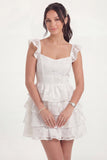 Corset fleuri blanc Une robe de remise de diplôme courte à volants à plusieurs niveaux