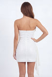 Robe courte blanche scintillante à sequins bustier