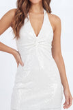Robe courte blanche à paillettes scintillantes col nu