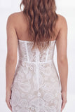 Robe blanche bustier floral sans armature