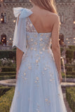 Robe de bal longue en tulle perlé à un nœud en ligne en A bleu scintillant avec des appliques