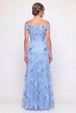 Robe de mère de mariée bleu dénudé sur les épaules dénudées, ligne A brodée