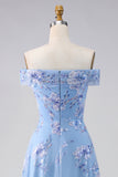 Robe de mère de mariée bleu dénudé sur les épaules dénudées, ligne A brodée