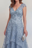 Gris-bleu en dentelle florale Ligne A Sequins robe longue à étages de la mère de la mariée avec manches