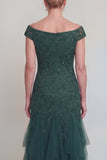 Robe longue de la mère de la mariée en tulle vert foncé à volants à volants et manches
