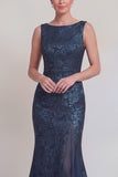 Robe longue de la mère de la mariée en mer à col fleuri vert foncé et fente