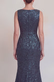 Robe longue de la mère de la mariée en mer à col fleuri vert foncé et fente