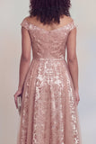 Fleur marine Une ligne longue de la robe de mariée