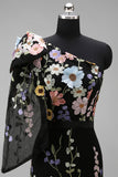 Robe longue d’invité de mariée en broderie florale noire asymétrique à une épaule