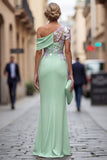 Robe longue de la mère de la mariée à fourreau vert à une épaule appliquée