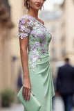 Robe longue de la mère de la mariée à fourreau vert à une épaule appliquée