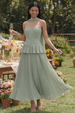 Robe midi plissée plissée à volants A-line Dusty Sage sans bretelles plissées et volants avec écharpe au col