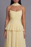 Robe midi plissée plissée à volants A-line Dusty Sage sans bretelles plissées et volants avec écharpe au col