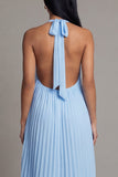Robe longue plissée bleu ciel à col nu et nœud
