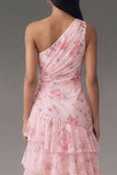 Robe longue d’invitée de mariée rose à étages à motifs floraux en chiffon à une épaule avec fente