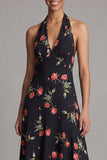 Robe longue d’invité à col nu en mousseline mousseline noire à motifs de fleurs rouges