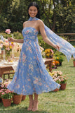 Robe de mariage Midi Midi à motifs de mariage en chiffon bleu à motifs floraux fourreau et écharpe