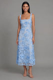 Robe midi bleu à col carré imprimé floral fourreau avec appliques