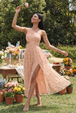 Robe florale orange à une épaule brodée en tulle avec fente