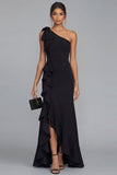 Robe longue de cérémonie noire à volants à une épaule et fente