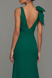 Robe formelle longue à écrous en V à volants vert foncé et fendue