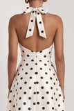 Robe formelle longue à fil satiné noir à pois blancs à points blancs en satin A-Line