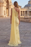 Robe longue de bal brodée fleurie en sirène jaune avec une cape latérale