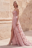 Blush Sequin Une robe de bal longue sans bustier avec fente