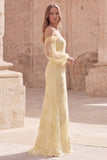 Robe longue de bal à manches à l’épaule jaune appliquée en sirène découverte