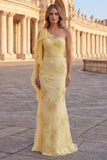 Robe longue de bal jaune à une épaule brodée de fleurs à une épaule avec une écharpe