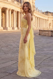 Robe longue de bal jaune à une épaule brodée de fleurs à une épaule avec une écharpe
