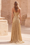 Robe longue de bal dorée bretelée, sans manches et froncée,