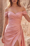 Robe de bal rose en ligne A décollée, longue robe de bal en satin froncée avec fente