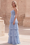 Robe Maxi en dentelle à hauts niveaux bleu poussiéreux à bretelles fines à volants avec des applications