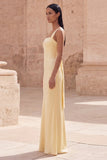 Robe longue en satin sans manches à bretelles jaunes