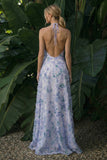 Robe formelle longue à fleurs à la ligne A à dos nu et une cape violet clair
