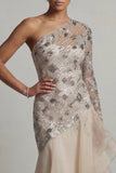 Robe de la mère de la mariée à une épaule à volants en forme de sirène blanche à sequins