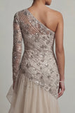 Robe de la mère de la mariée à une épaule à volants en forme de sirène blanche à sequins