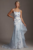 Robe de la mère de la mariée à volants en sirène bleu clair à sequins