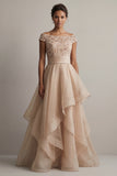 Robe de la mère de la mariée à col bateau à col bateau A line champagne à sequins