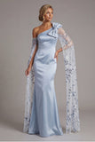 Robe de la mère de la mariée en satin bleu ciel avec un nœud