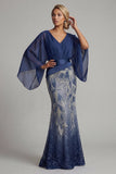 Robe sirène scintillante à col en V bleu marine avec manches de cape