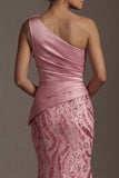 Robe sirène rose à une épaule scintillante de la mère de la mariée avec un nœud