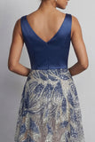 Robe Mother of the Bride Style A Marine à col en V scintillante bleu marine avec nœud