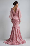 Robe sirène rose scintillante à col en V avec manches cape