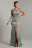 Robe de la mère de la mariée en satin vert clair avec une cape détachable