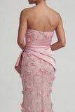 Robe sirène rose sans bretelles florale de la mère de la mariée avec cape détachable